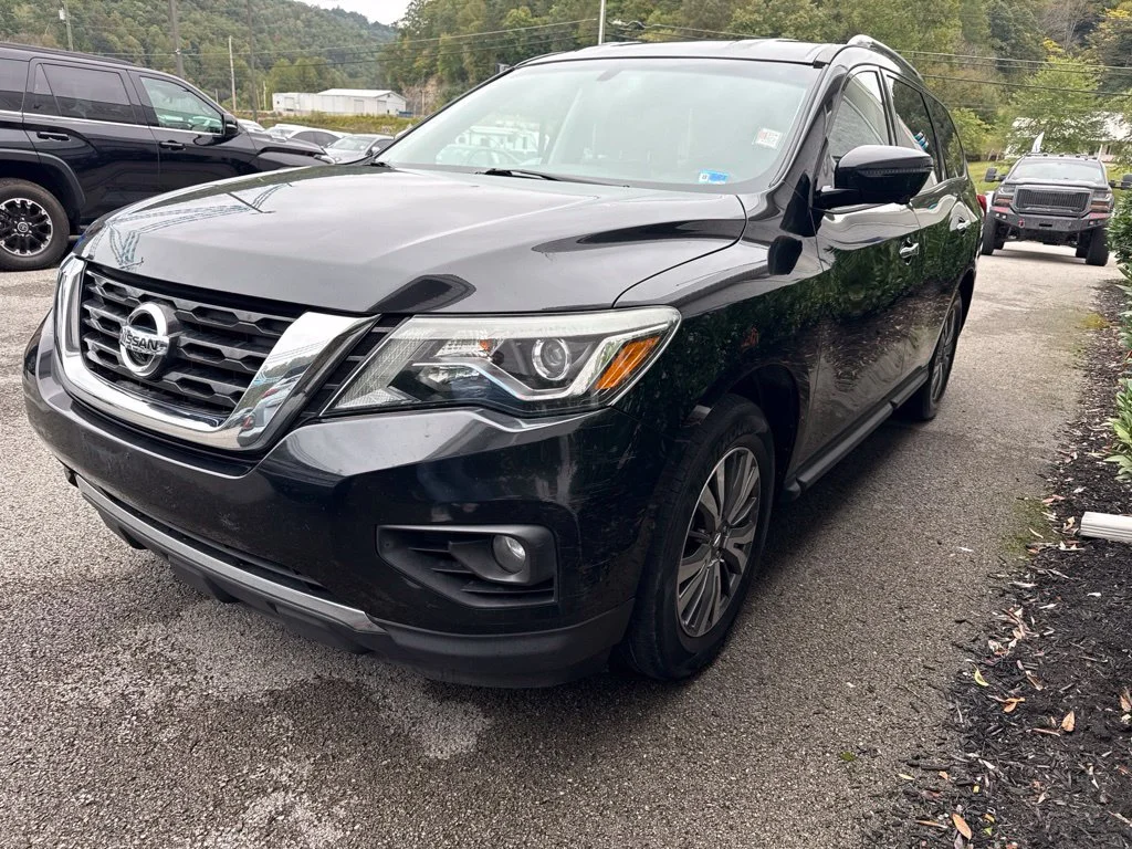 2017 Nissan Pathfinder SL