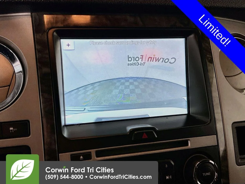 Used 2017 White Platinum Clearcoat Metallic Ford Limited image 22