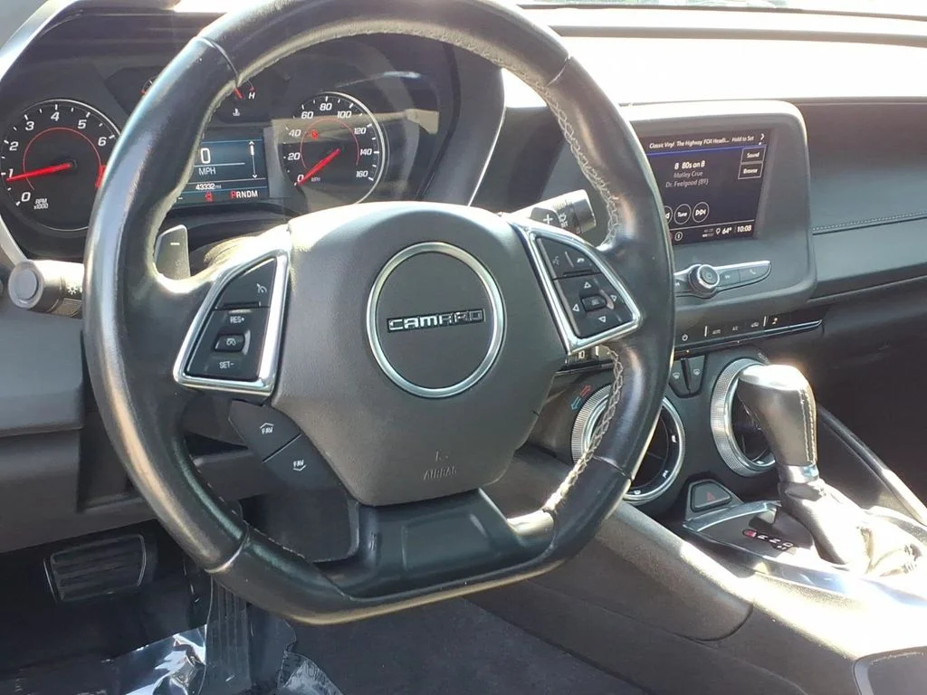 Used 2023 White Chevrolet 1LT image 2