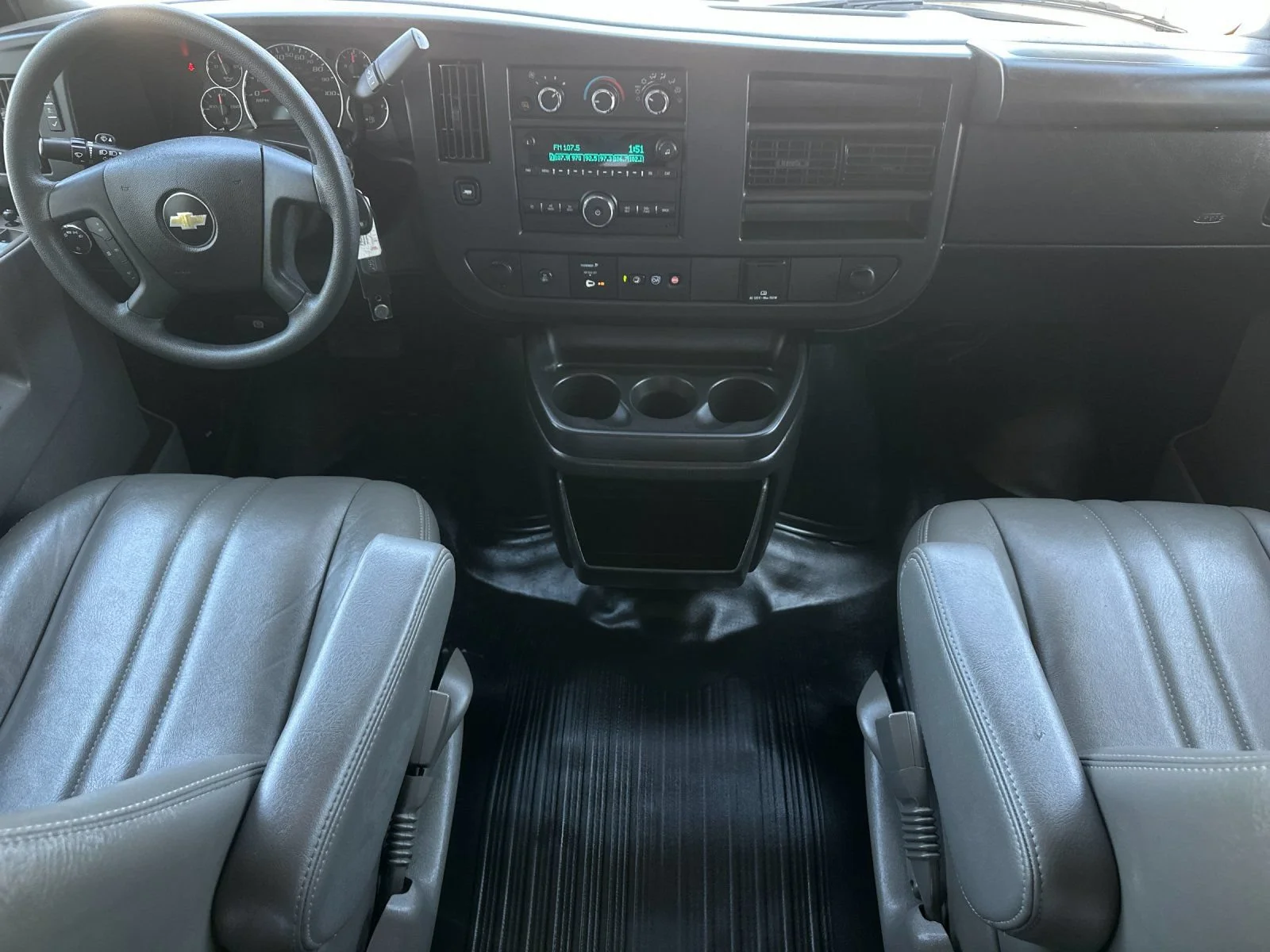 Used 2025 Summit White Chevrolet WT image 13