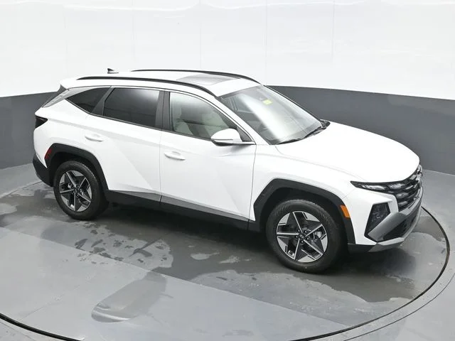 New 2026 White Hyundai SEL Premium image 15