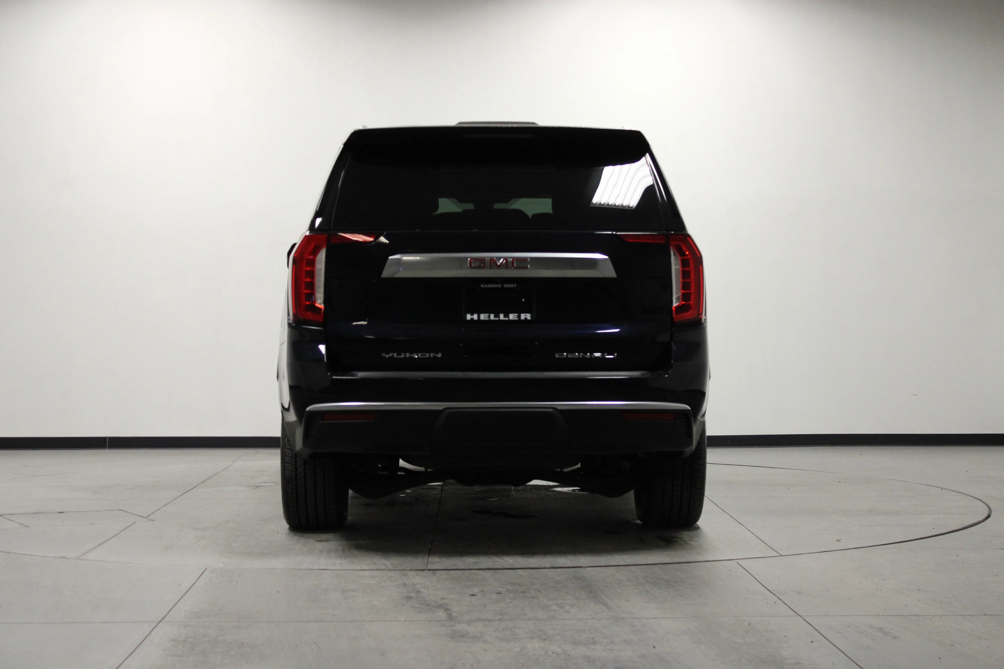 Used 2022 Midnight Blue Metallic GMC Denali image 5