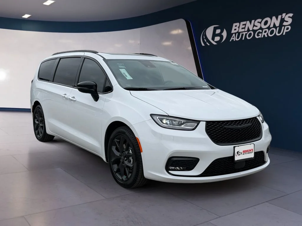 New 2026 White Chrysler Limited image 7