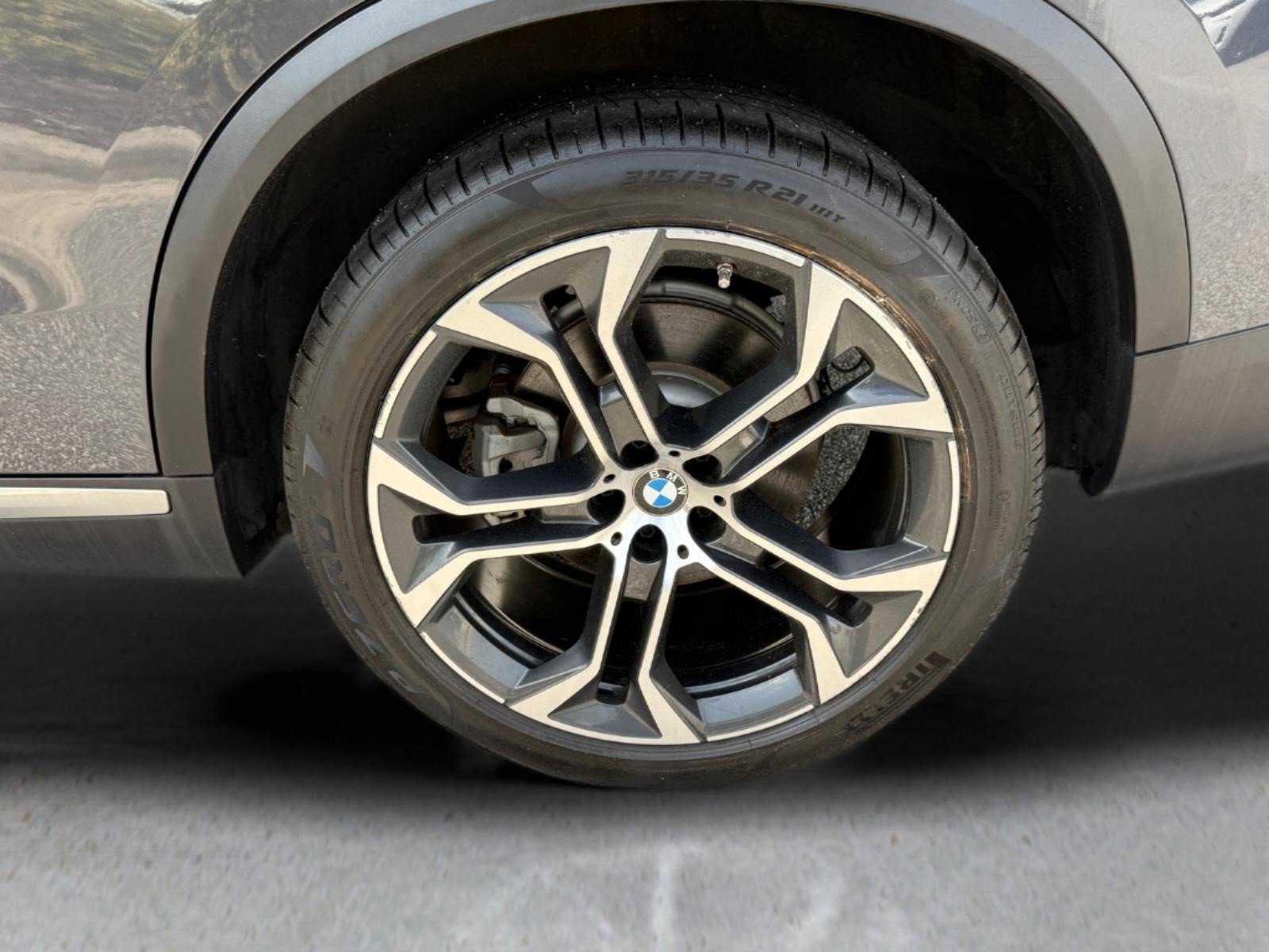 Used 2020 Arctic Gray Metallic BMW sDrive40i image 15