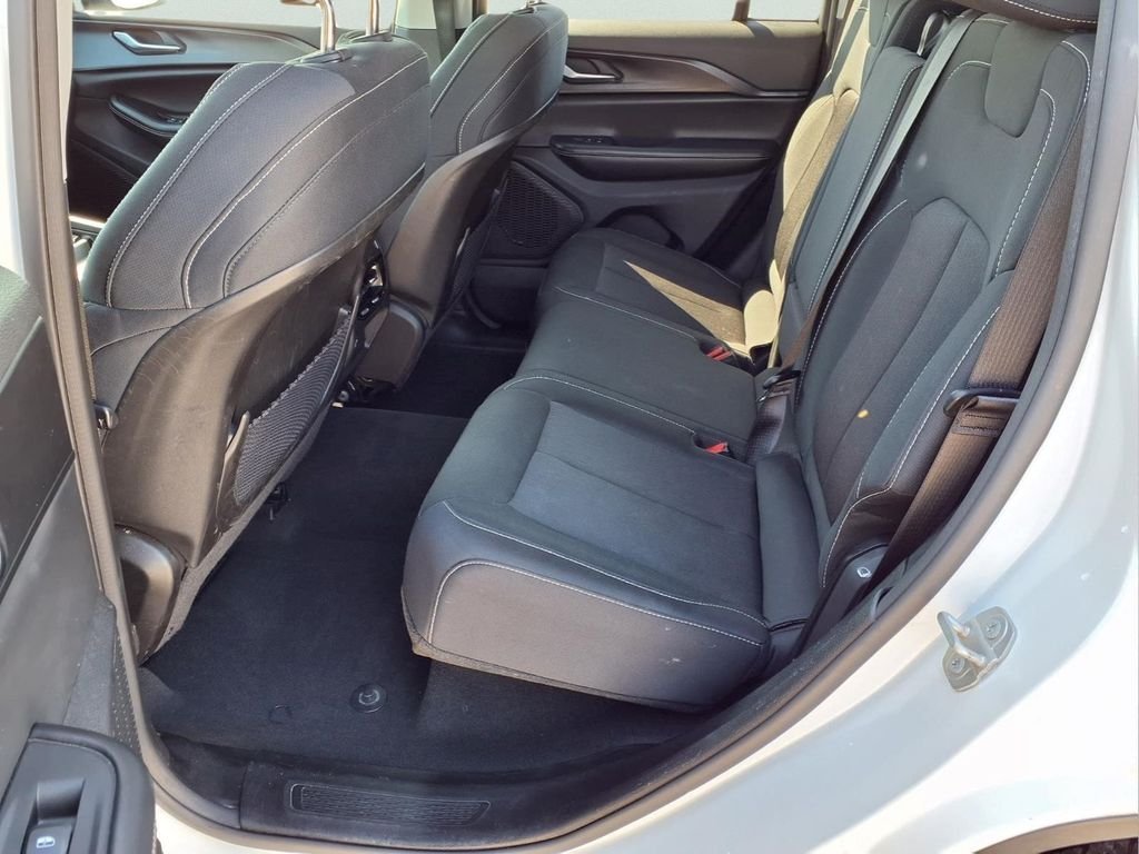 Used 2024 White Jeep Laredo image 23