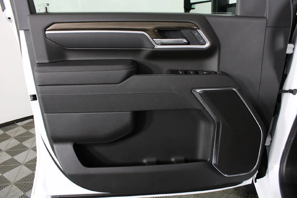 New 2026 Summit White Chevrolet LT image 10
