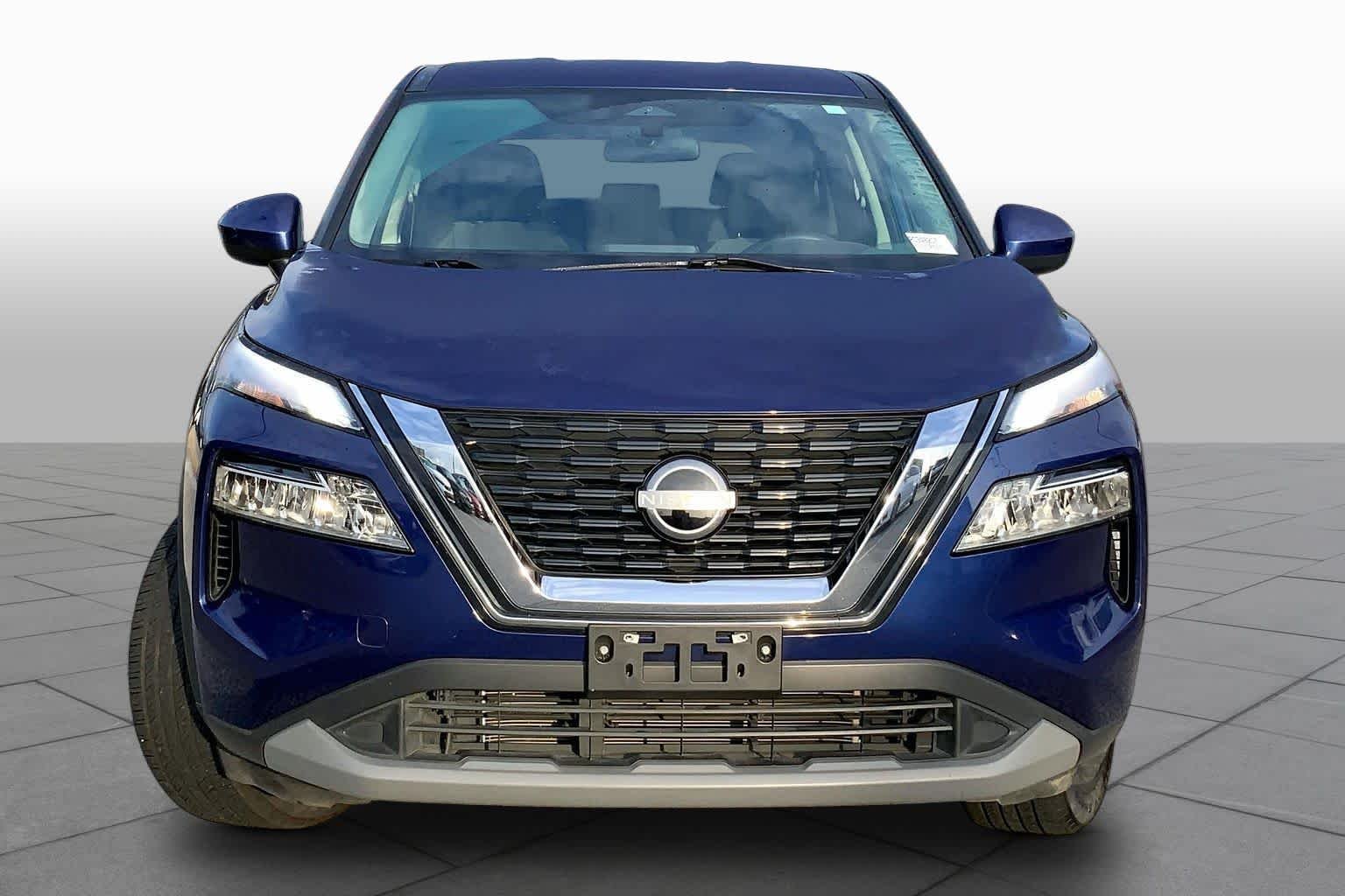 Used 2023 Caspian Blue Metallic Nissan SV image 4