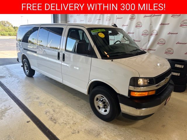 2025 Chevrolet Express Passenger LT - Photo 30