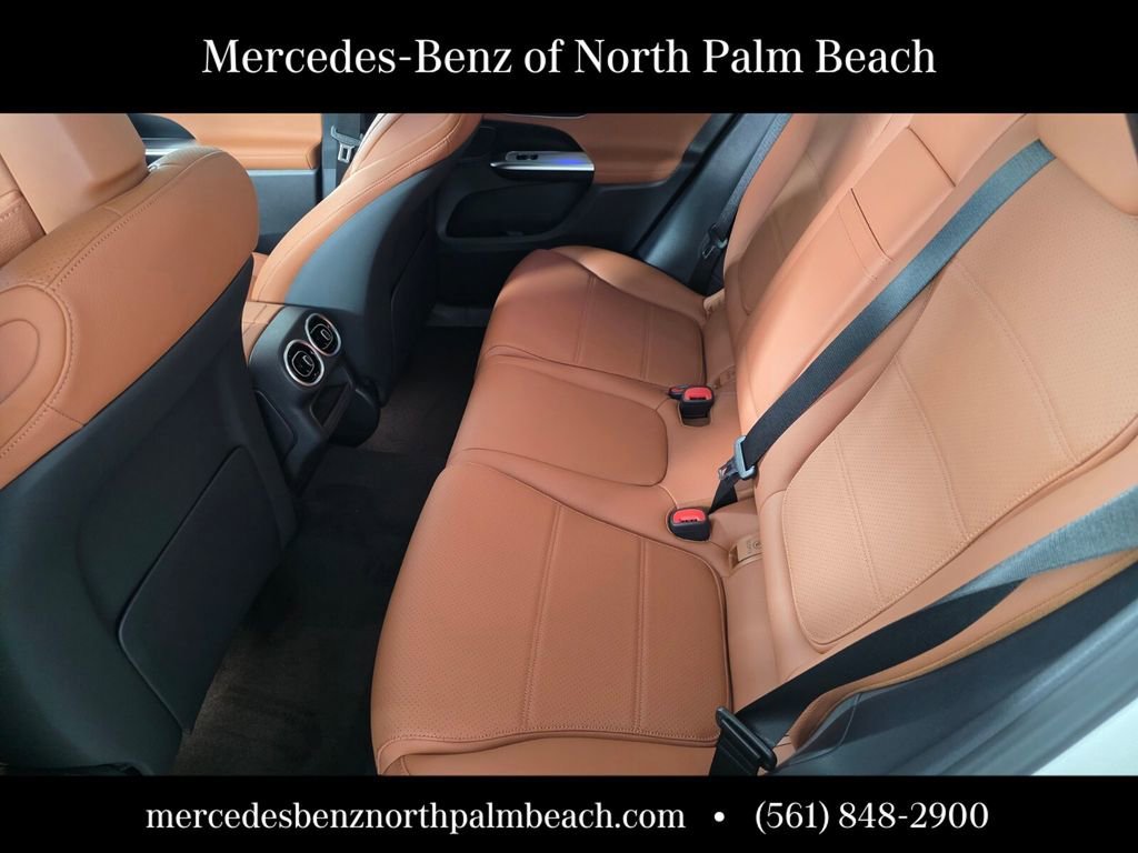 New 2026 Polar White Mercedes-Benz GLC 300 image 38