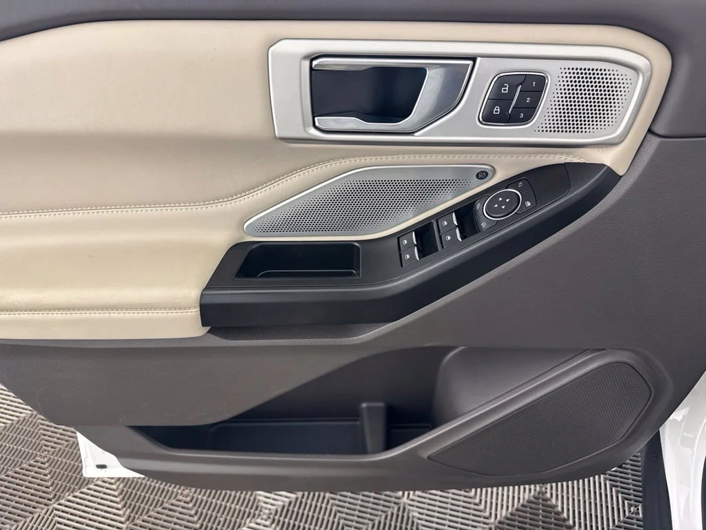 Used 2020 White Ford Platinum image 20