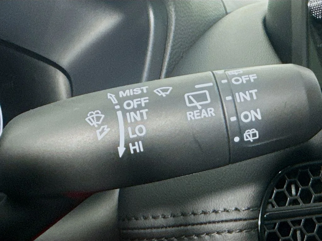 New 2027 Modern Steel Metallic Honda LX image 18