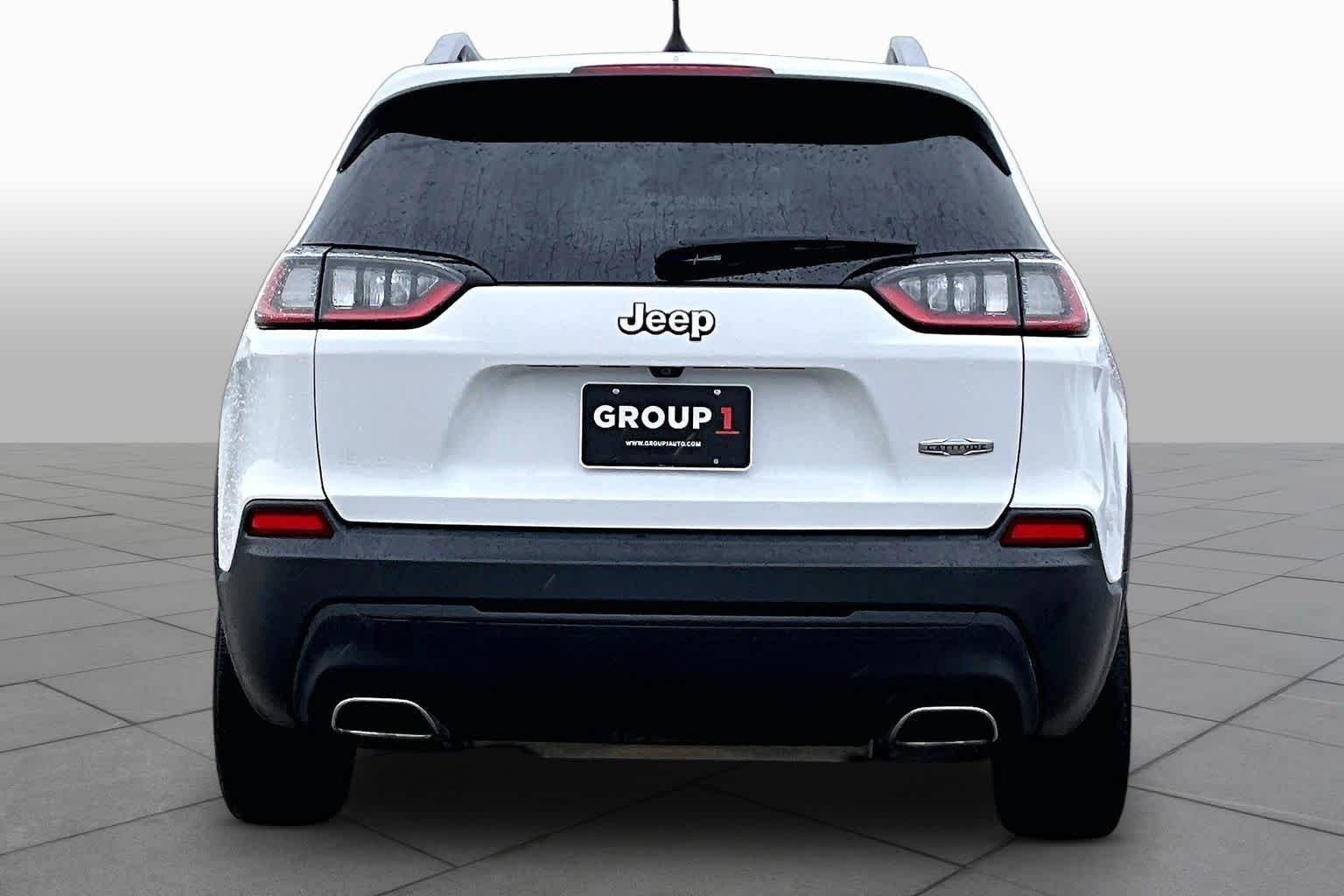 Used 2019 Bright White Clearcoat Jeep Latitude Plus image 5