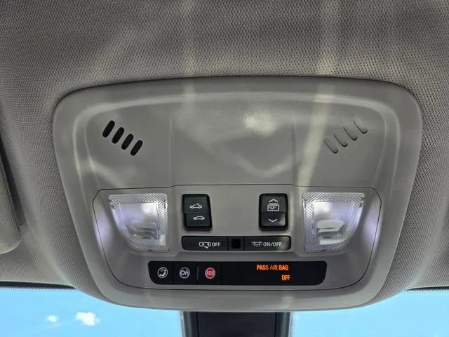 Used 2020 SUMMIT WHITE Chevrolet LT image 27