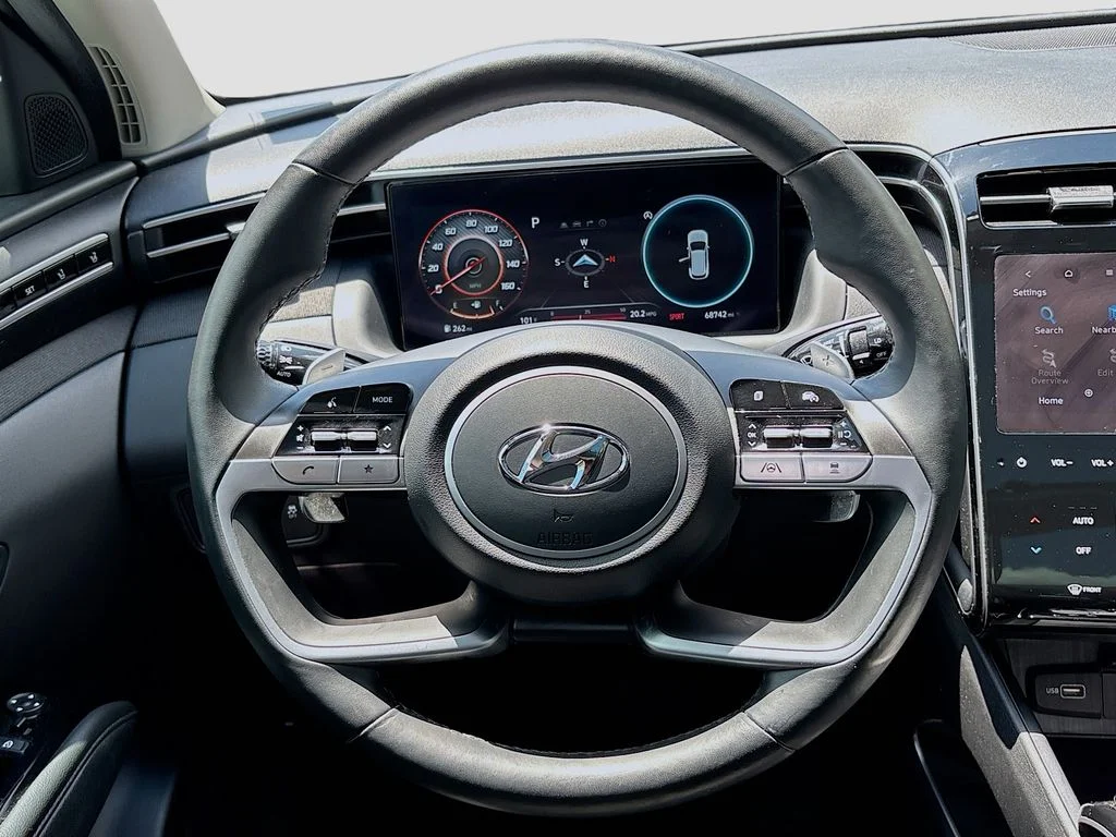 Used 2023 White Pearl Hyundai Limited image 11