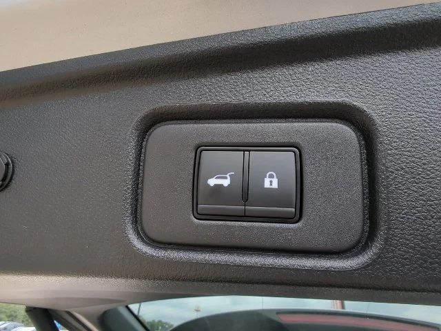 Used 2025 Silver Nissan SV image 37