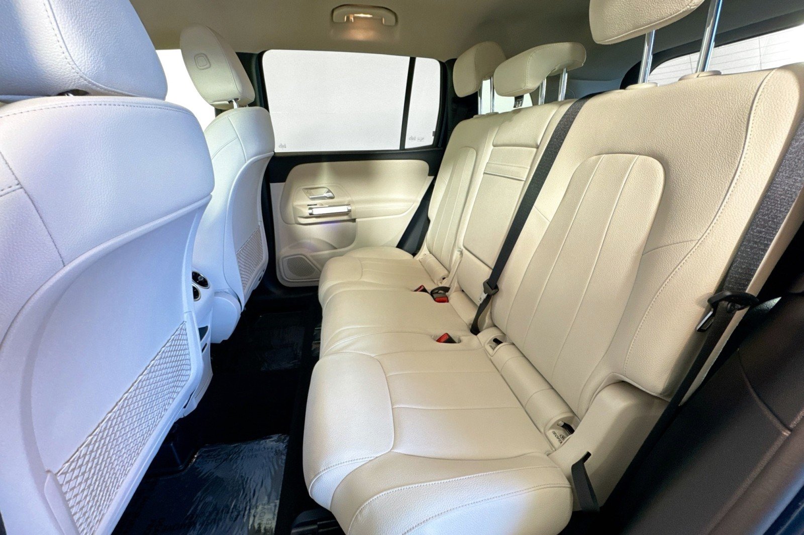 Certified Used 2022 Denim Blue Metallic Mercedes-Benz GLB 250 4MATIC® SUV image 22