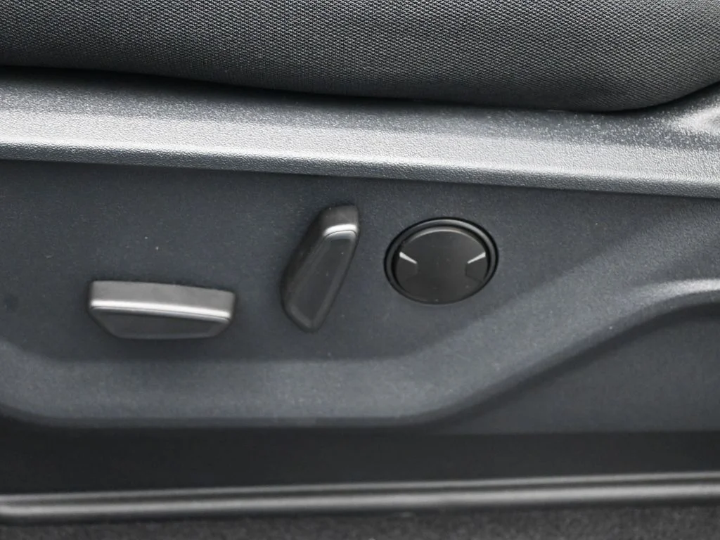 New 2026 Agate Black Metallic Ford XLT image 10