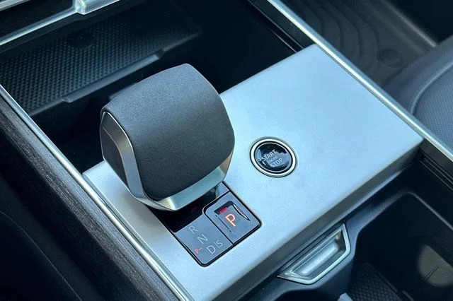 New 2026 Fuji White Land Rover SE image 21