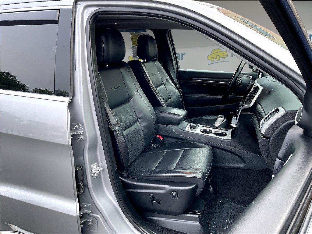 Used 2018 Silver Jeep Summit image 11