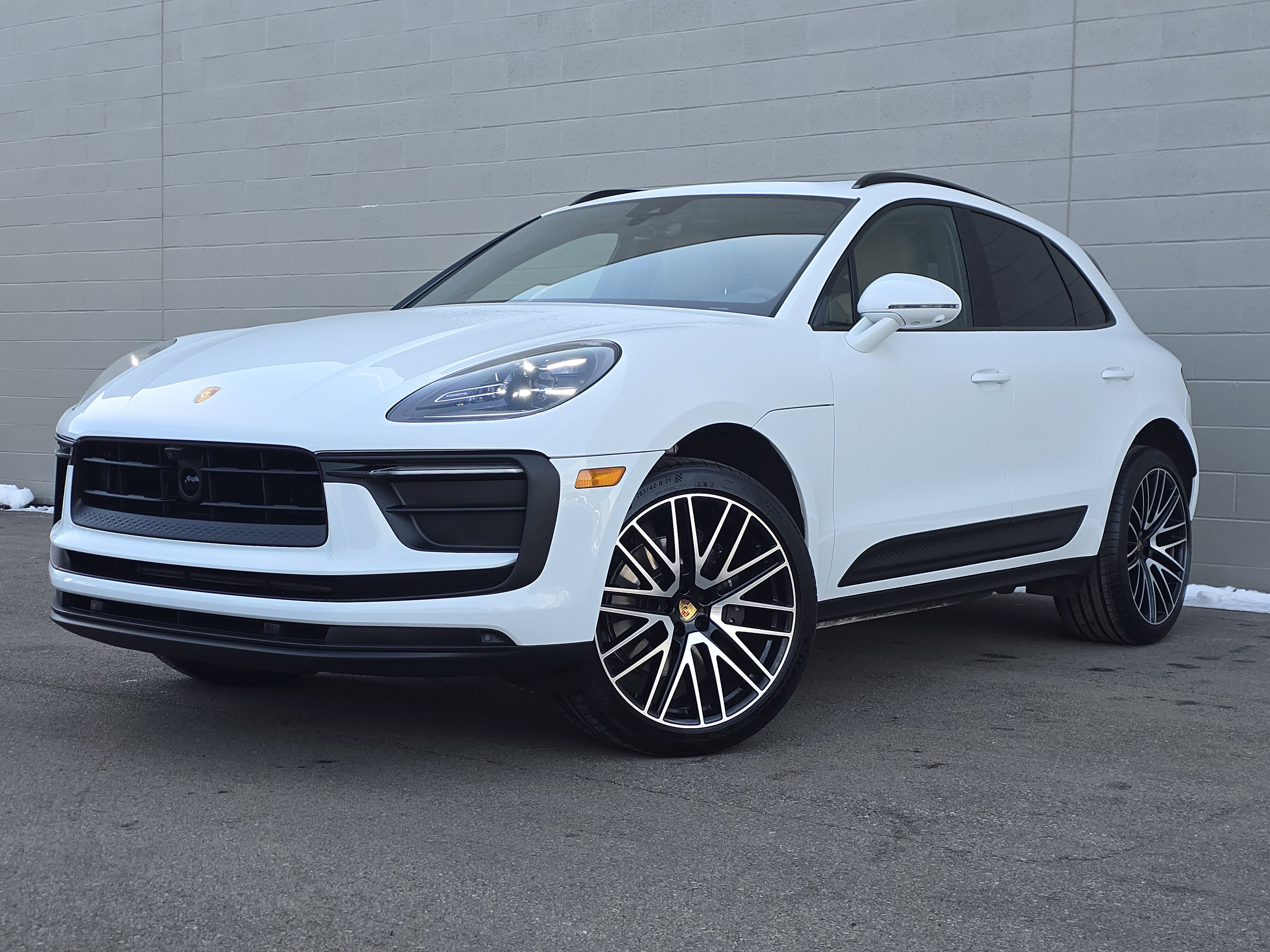 2025 Porsche Macan T