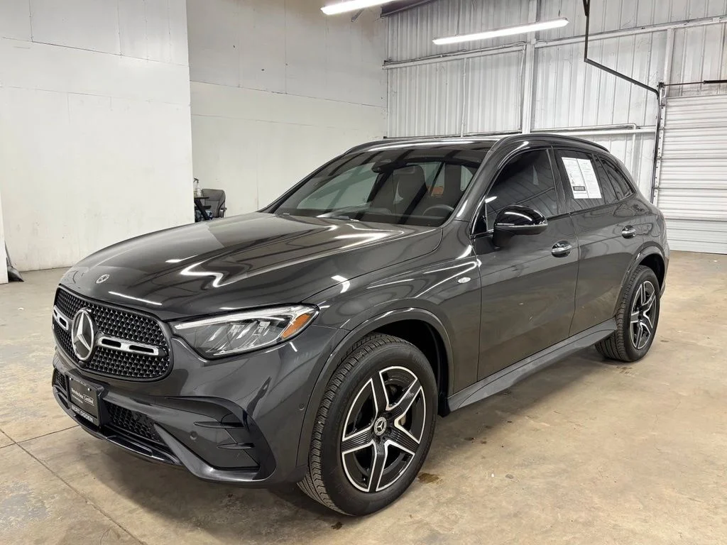 Used 2025 Gray Mercedes-Benz GLC 350e image 3