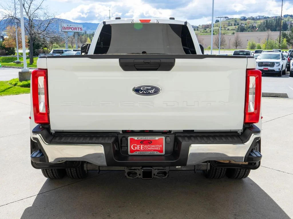 Used 2023 White Ford XLT image 6