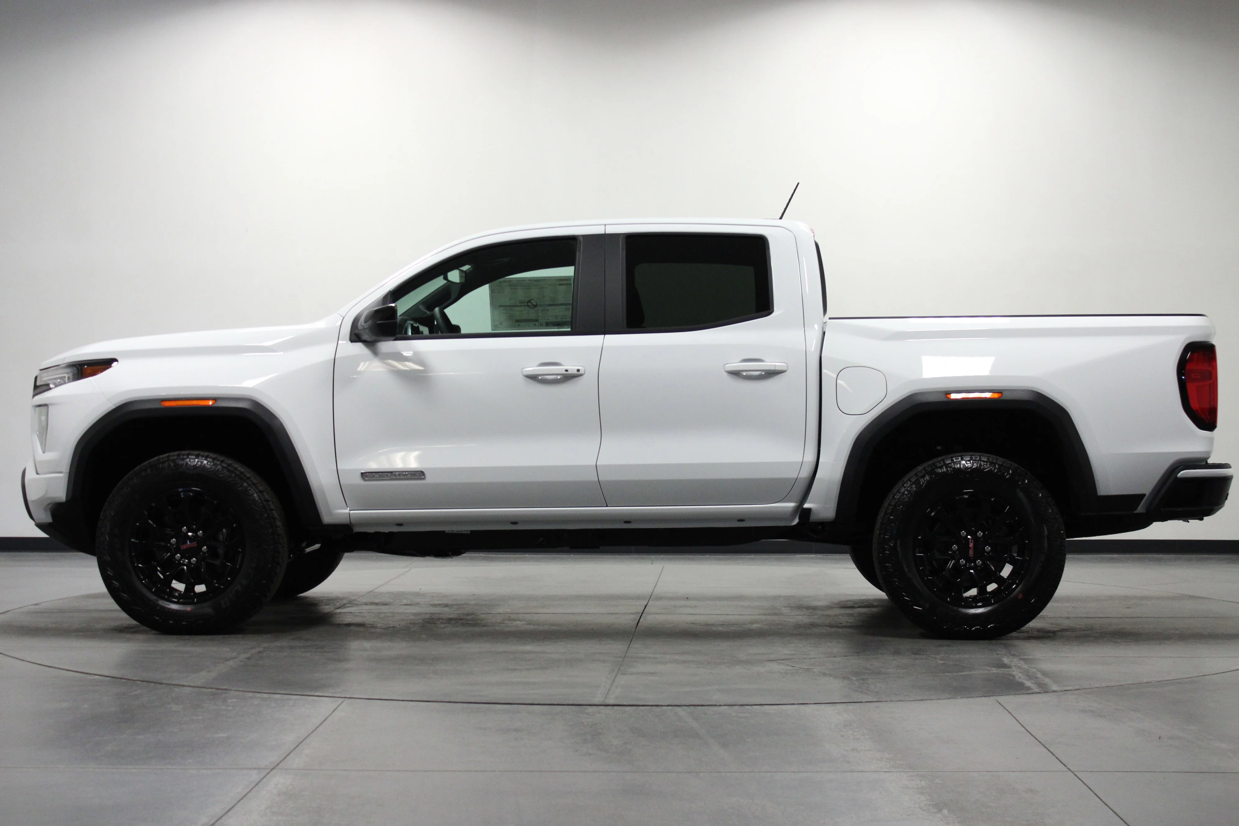 New 2026 Summit White GMC Elevation image 7