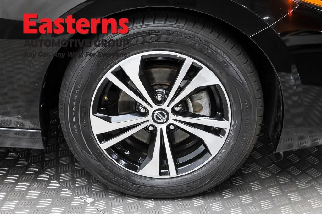 Used 2022 Black Nissan SV image 30