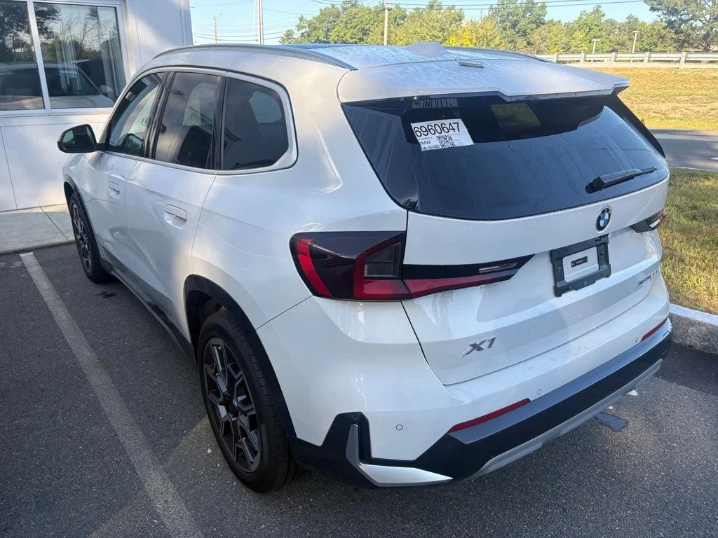 Certified Used 2025 Alpine White BMW xDrive28i image 3