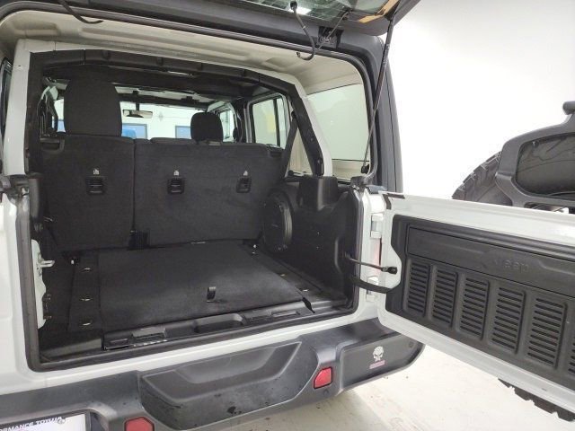 Used 2022 Bright White Clearcoat Jeep Unlimited Rubicon image 34