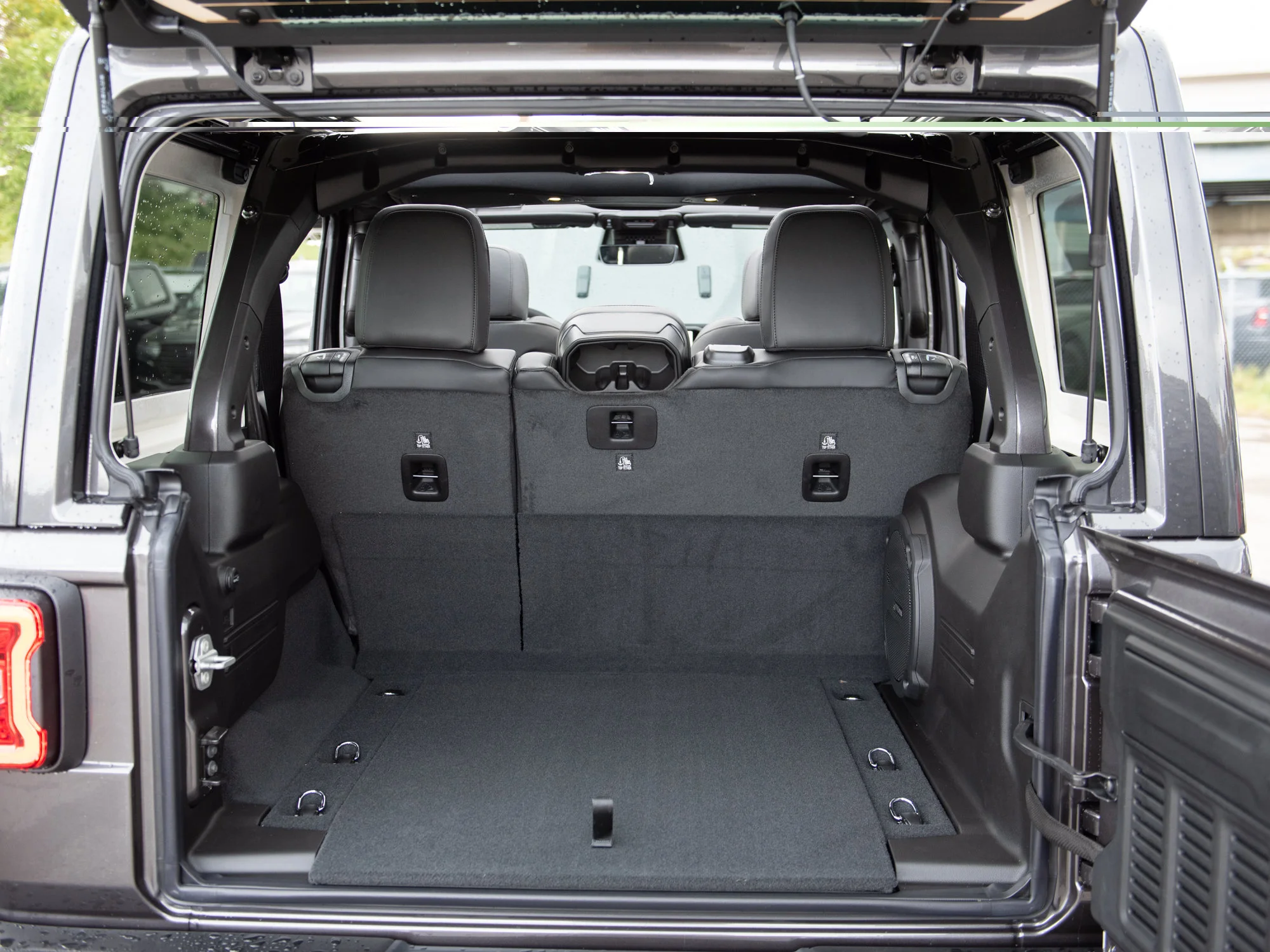 New 2027 Grey Jeep Rubicon X* 4 Door 4x4, Sky One-Touch Pwr Top, Nappa Leather, 35 Inch Tires image 29