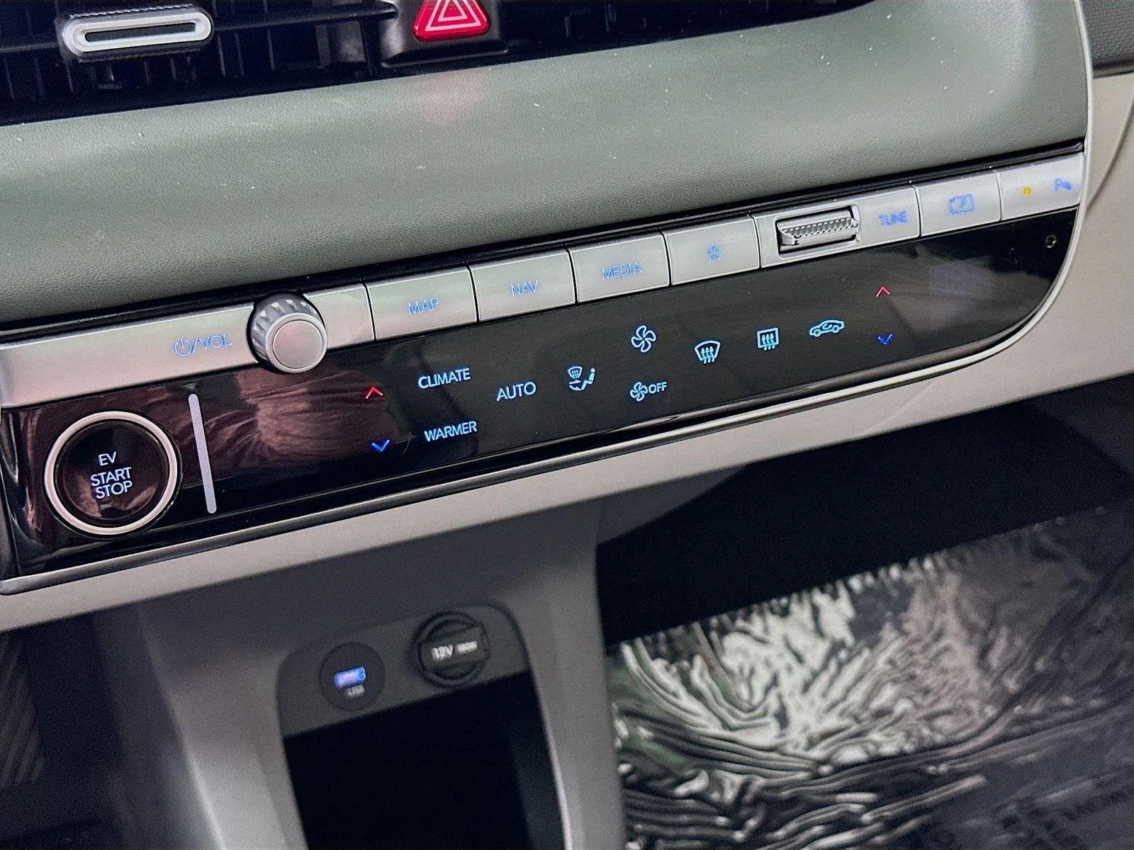 Used 2023 Digital Teal Hyundai Limited image 16