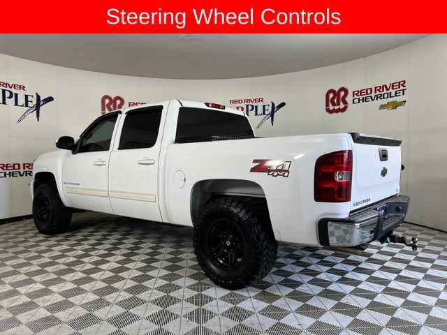 Used 2009 SUMMIT WHITE Chevrolet LT image 6