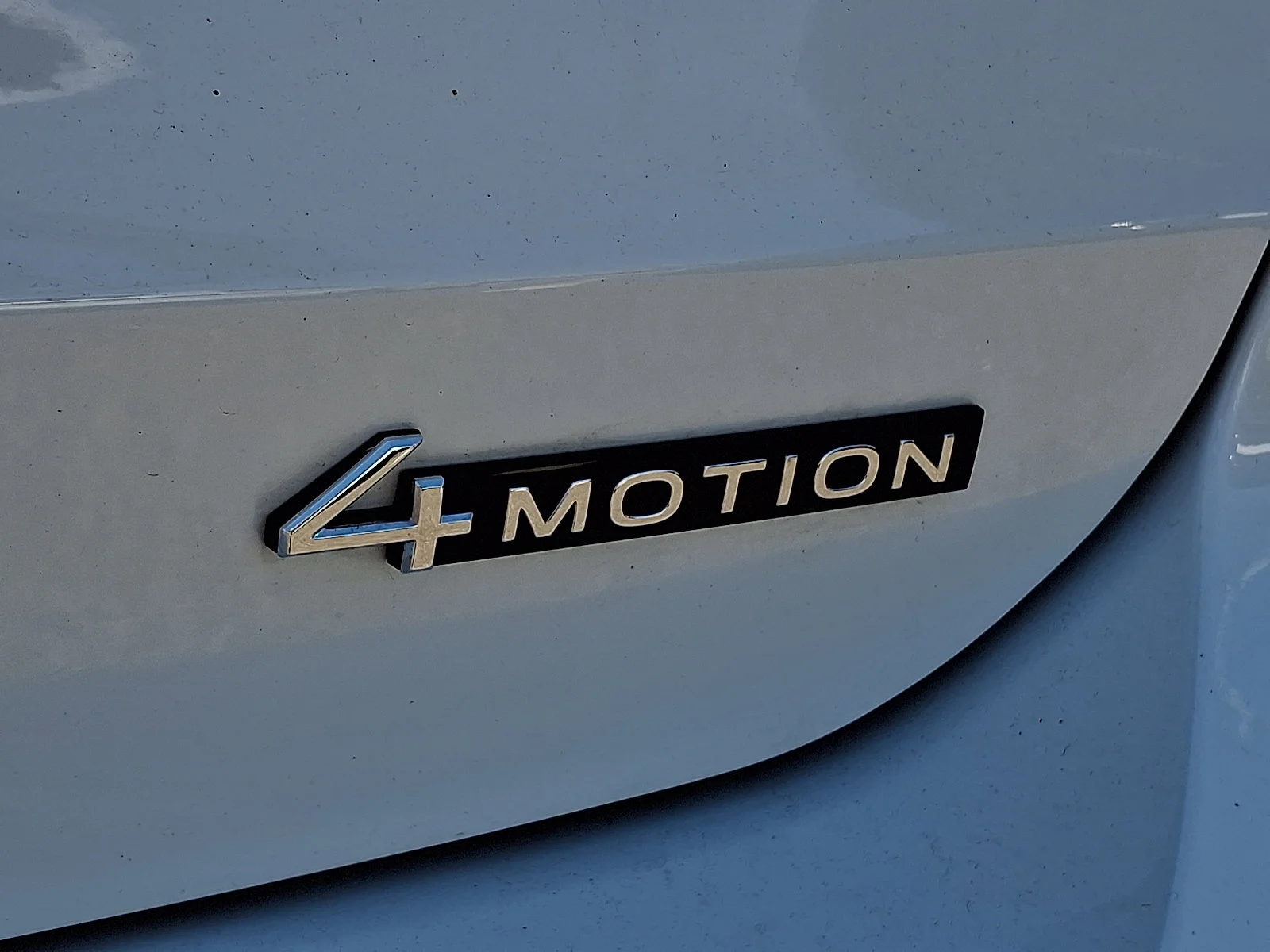 Used 2025 Pure White   0Q0q Volkswagen SEL image 31