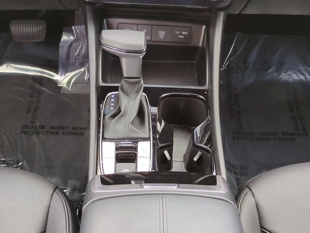 Used 2025 White Hyundai SEL image 19