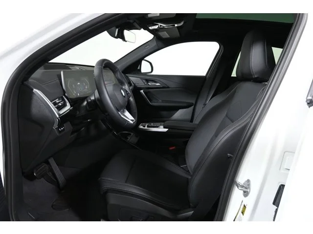 New 2026 Alpine White BMW xDrive28i image 3