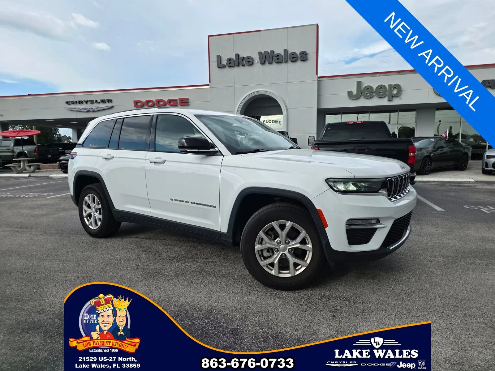 Used 2023 White Jeep Limited image 1