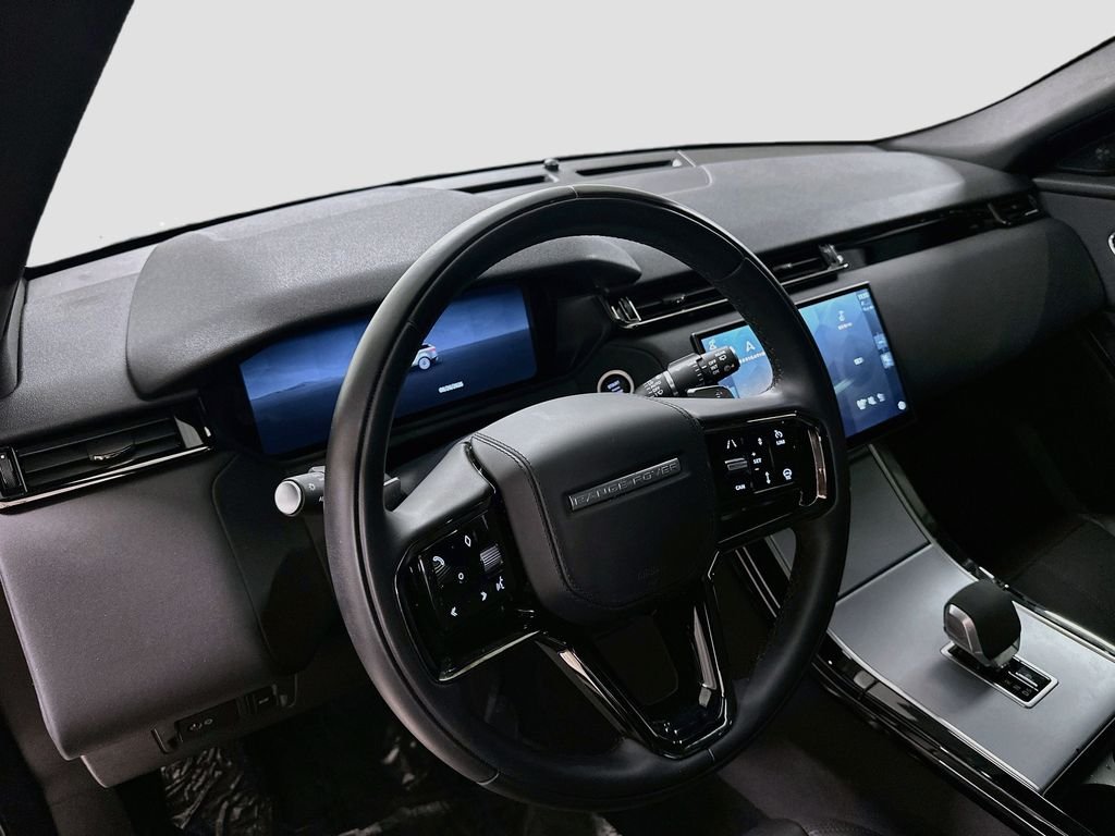 Used 2025  Land Rover S image 4