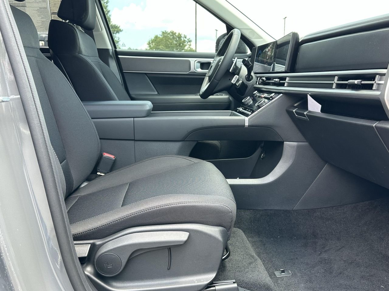 New 2026 Hampton Gray Hyundai SE image 13