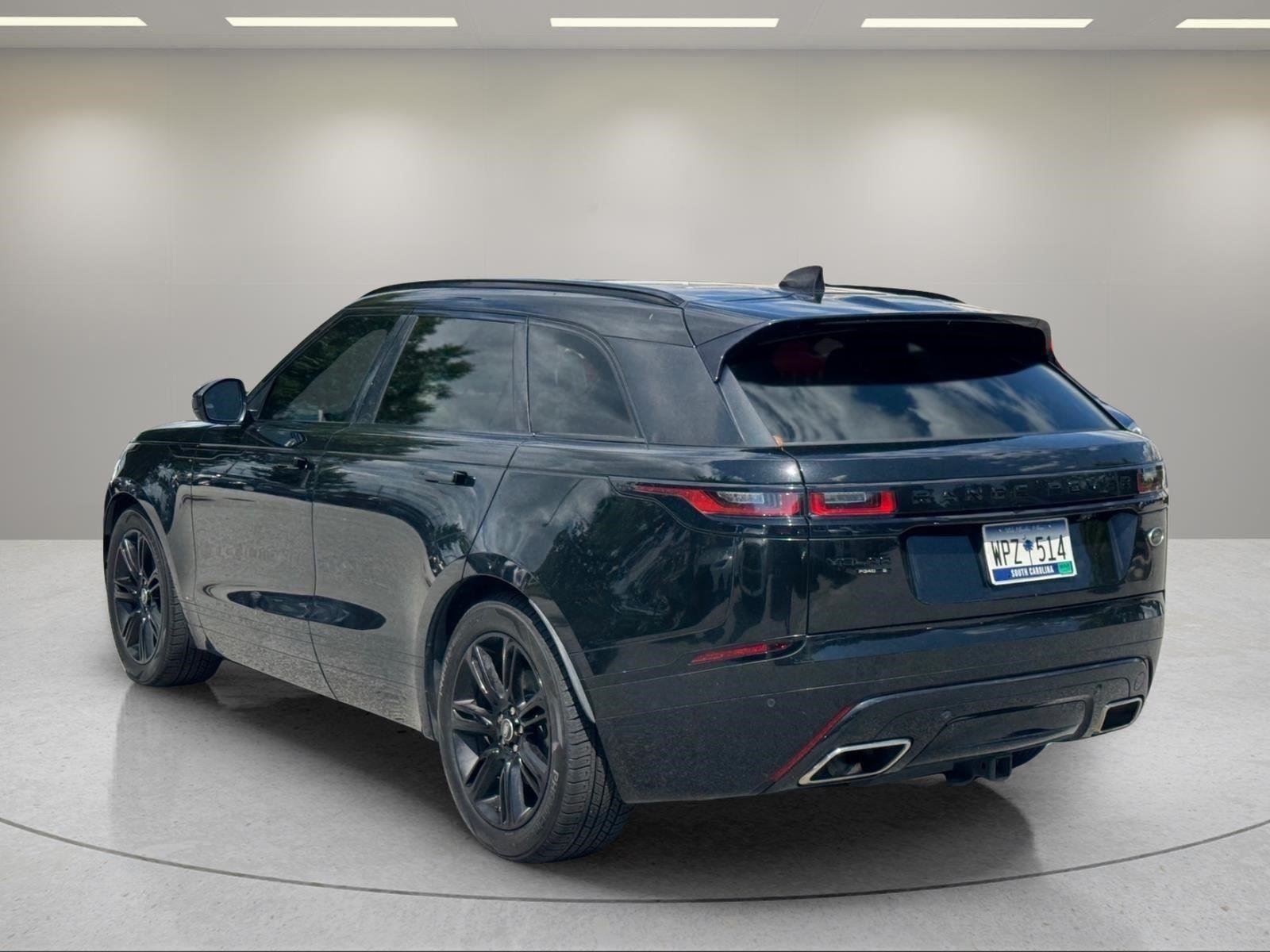 Used 2020 Santorini Black Metallic Land Rover R-Dynamic S image 3