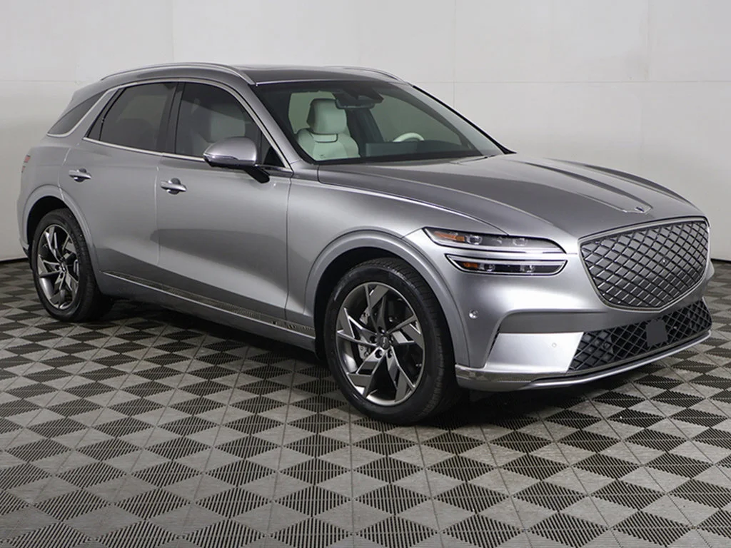 Used 2025 GENESIS GV70 Advanced with VIN 5NMMCET12SH005410 for sale in Parma, OH