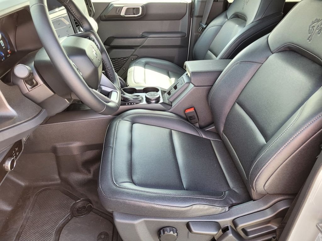 New 2026 Avalanche Gray Ford Badlands® image 8