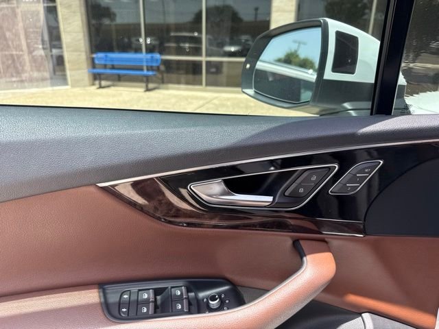 Used 2019  Audi 55 Prestige image 12