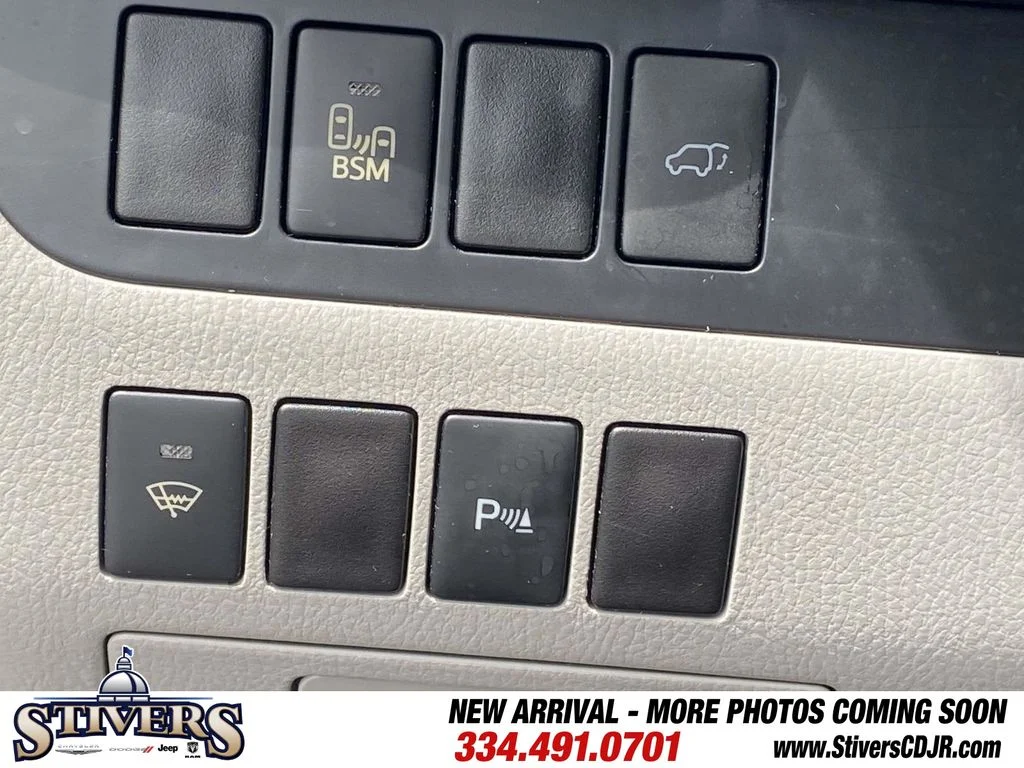 Used 2014 Gray Toyota Limited image 34