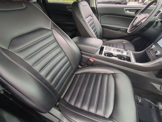 Used 2022 Black Ford SEL image 34