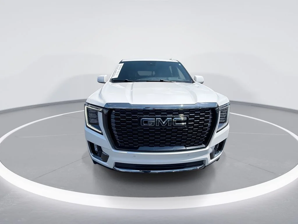 Used 2023 White GMC Denali Ultimate image 3