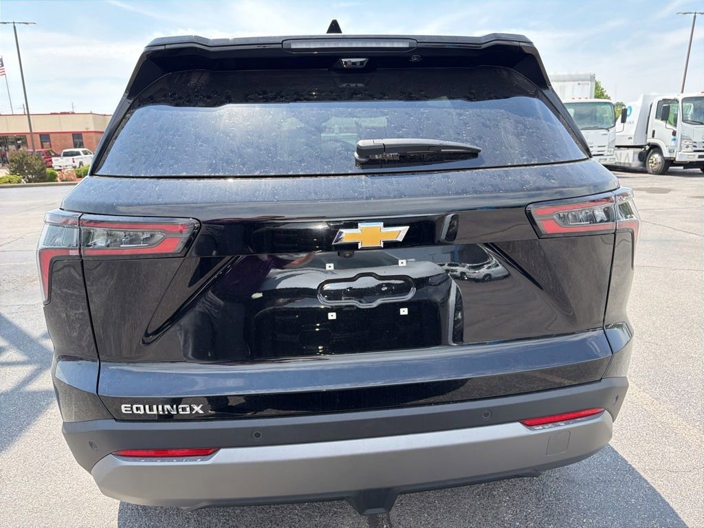 New 2026 Mosaic Black Metallic Chevrolet LT image 4