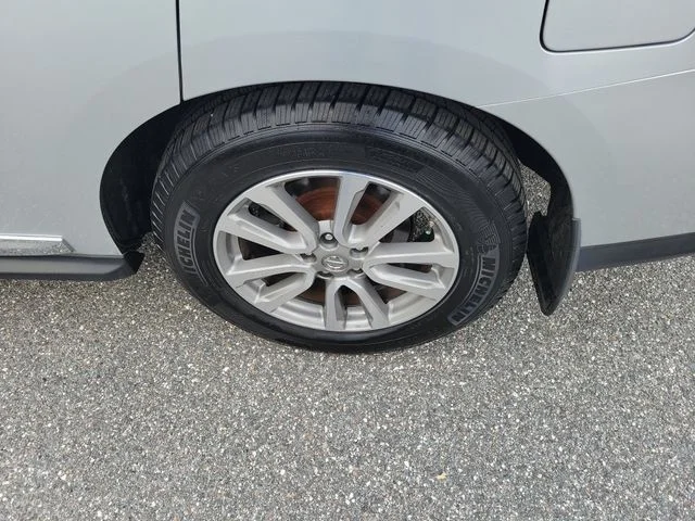 Used 2016 Silver Nissan SL image 6