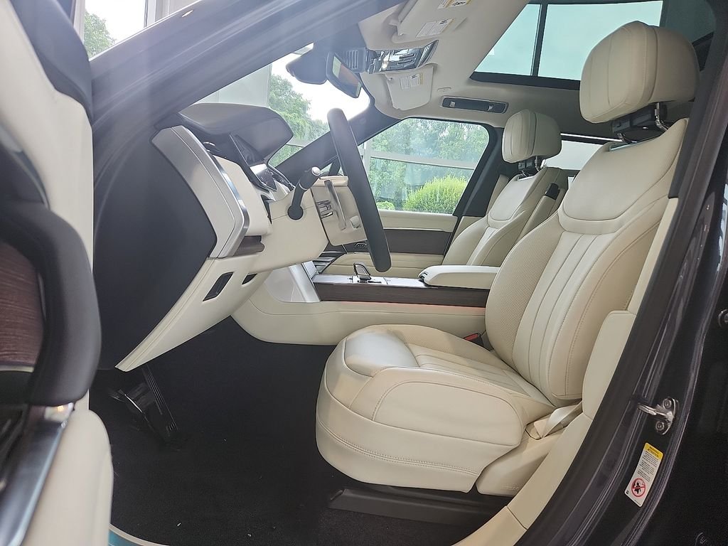 New 2026 Varesine Blue Land Rover SE image 6