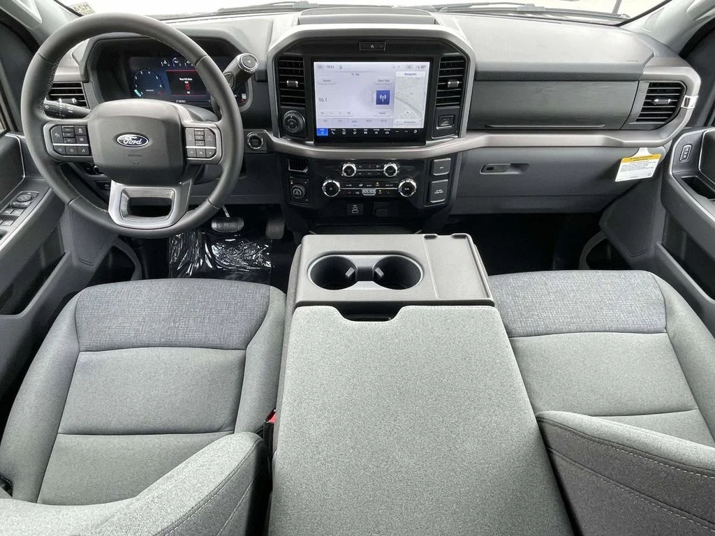 New 2026 Oxford White Ford XLT image 11